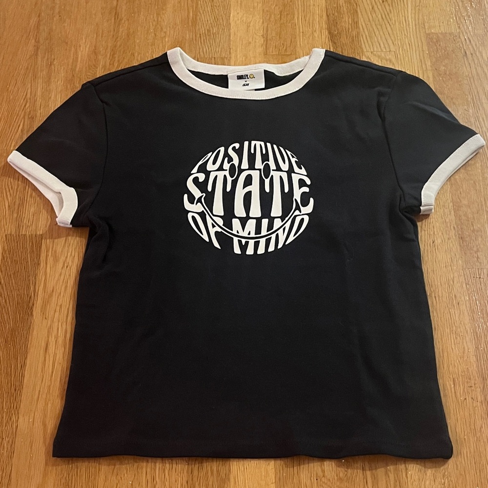 Smiley T-shirt - Picture 2 of 6